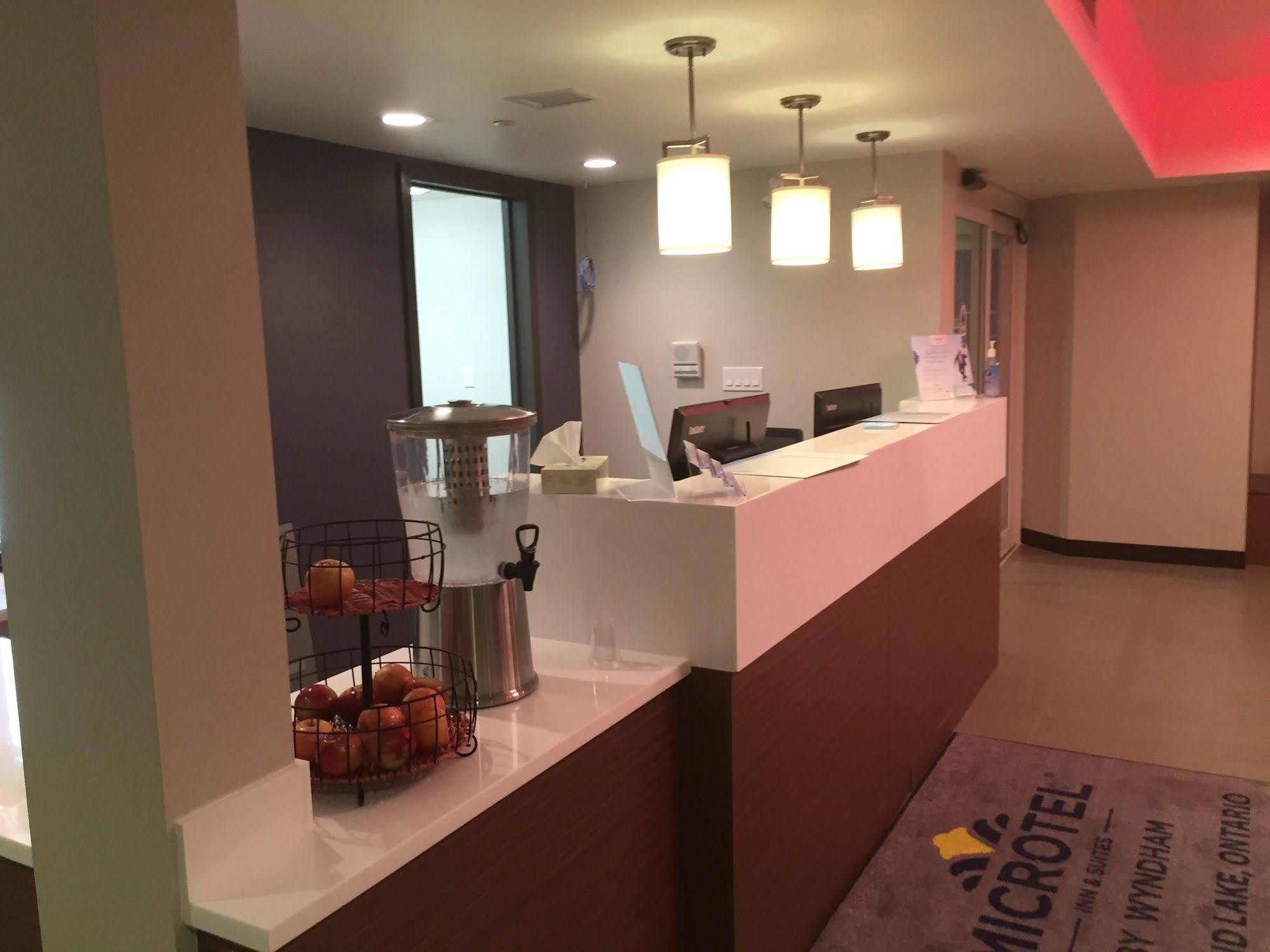 Microtel Inn & Suites By Wyndham Kirkland Lake Buitenkant foto