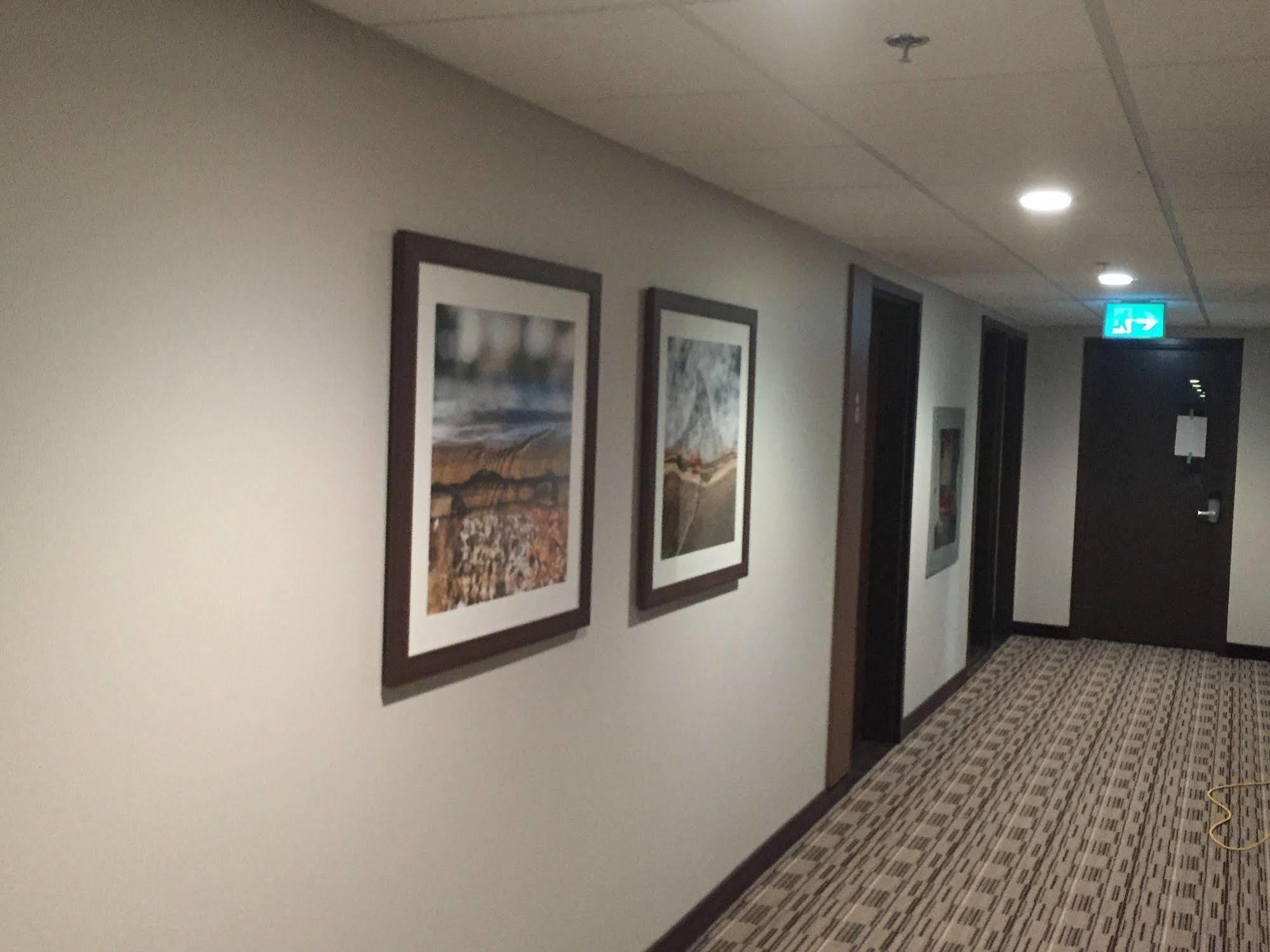 Microtel Inn & Suites By Wyndham Kirkland Lake Buitenkant foto